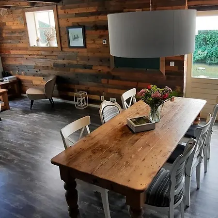 לינה וארוחת בוקר Rustiek